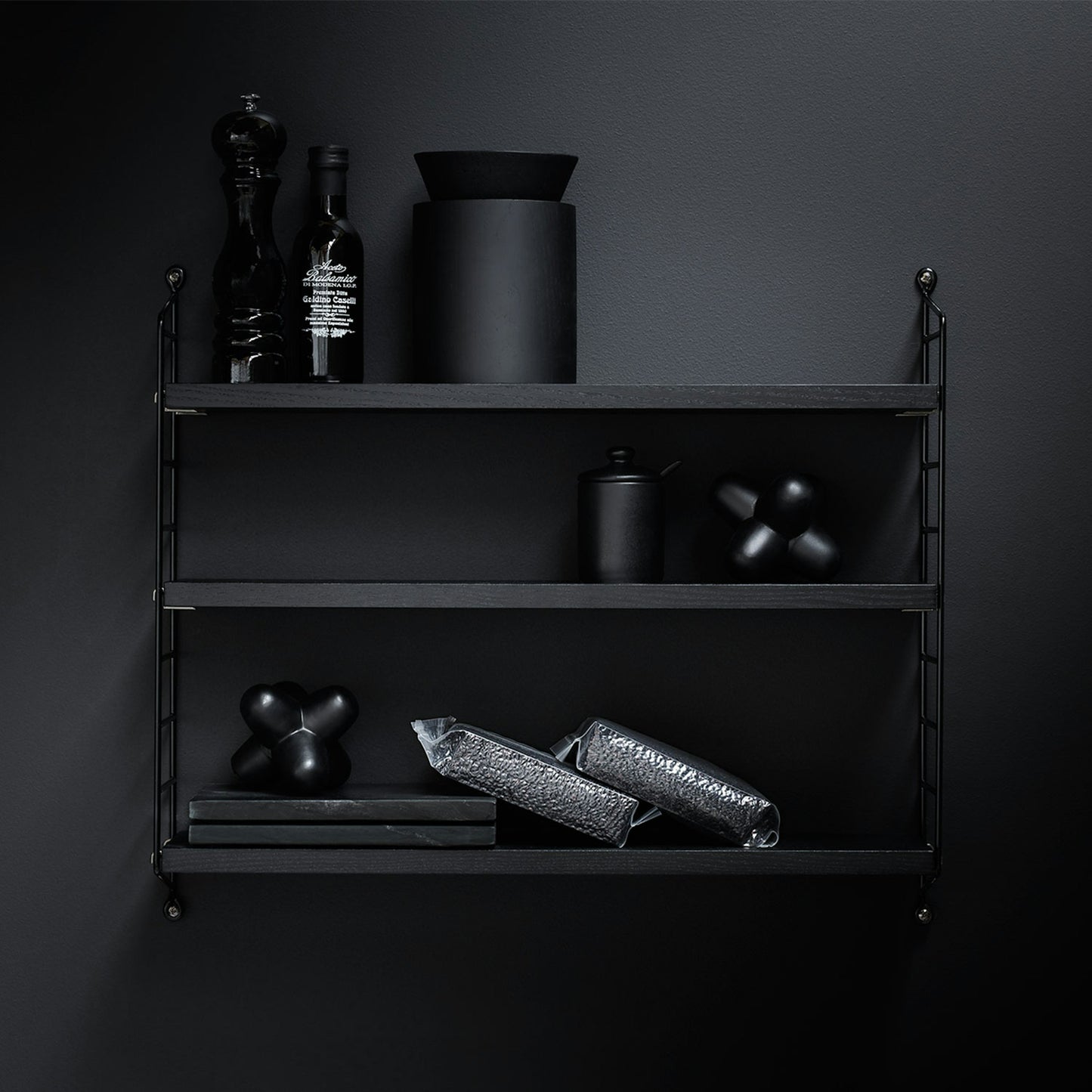 STRING POCKET  | Svart